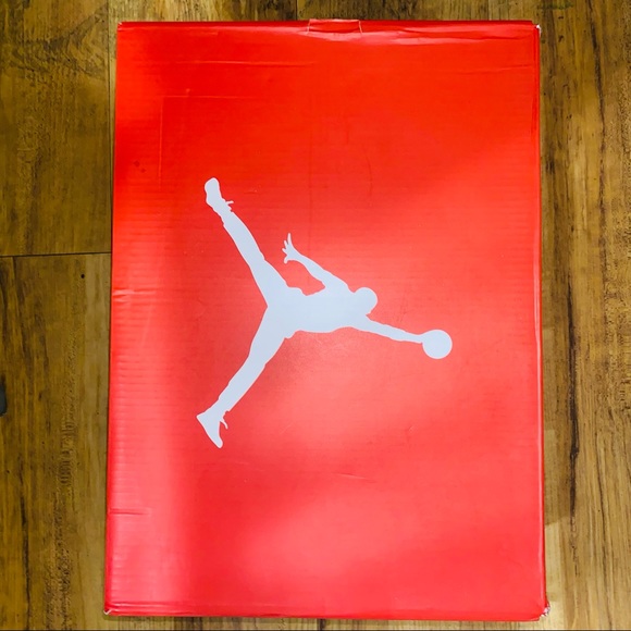 AIR JORDON RETRO 6 RED OREO - Picture 6 of 8